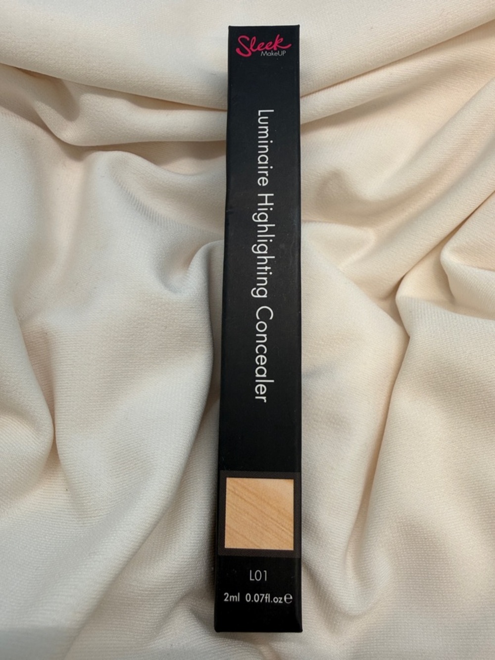 Sleek MakeUP Luminairé Highlighting Concealer - Light Beige